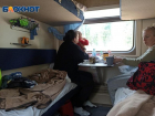 С поезда Адлер - Архангельск сняли двух буйных пассажиров
