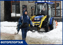 Снегопад парализовал дороги в Красной Поляне