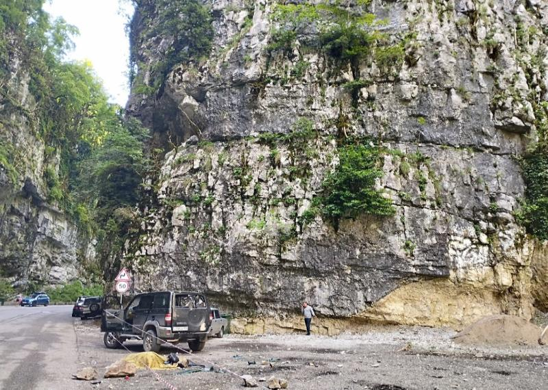 Российский турист погиб во время камнепада в Абхазии