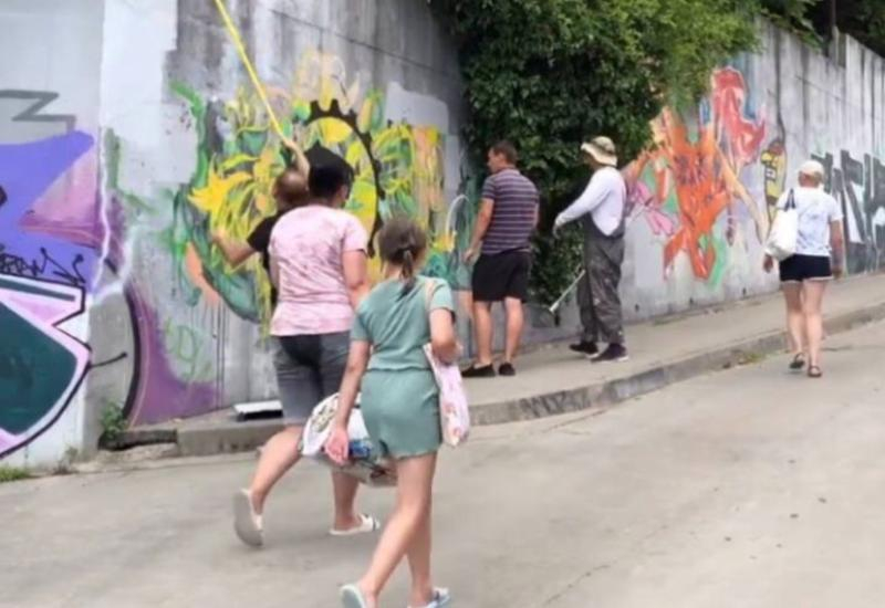 Единственную в Сочи легальную стену для граффити закрасили