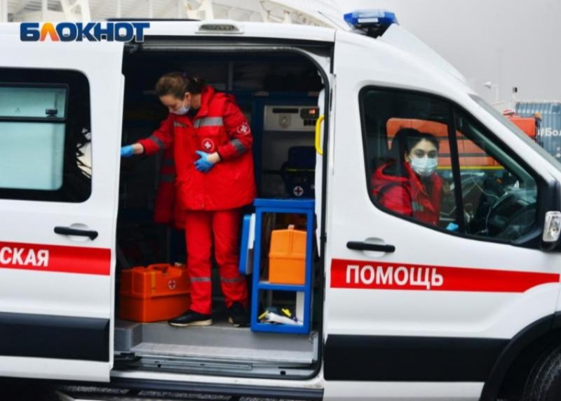 Женщина погибла под колесами автомобиля доставки в Сочи