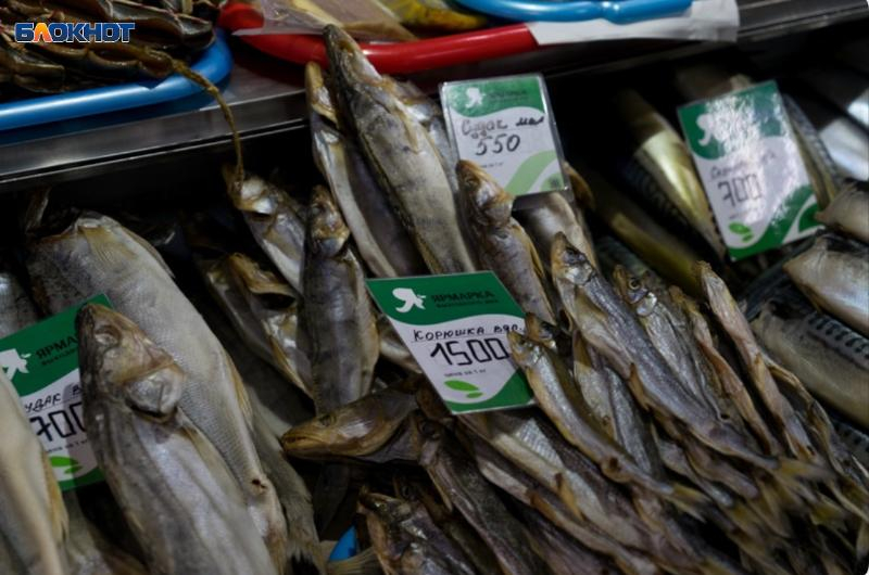 Полицейские в Сочи пресекли незаконную продажу рыбы на улице