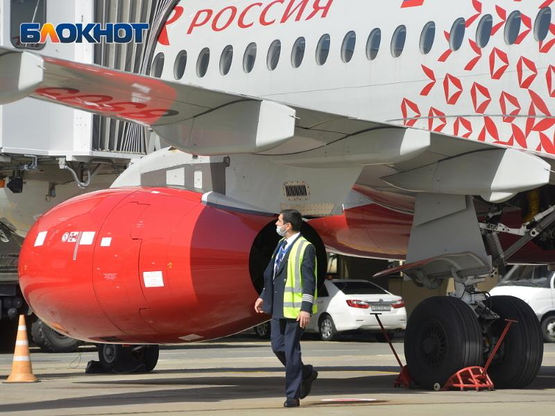 Пассажир рейса Сочи – Петербург устроил дебош на борту самолета