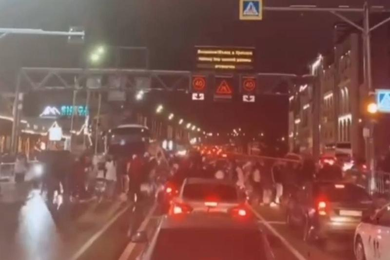 Толпы туристов атаковали сочинские улицы