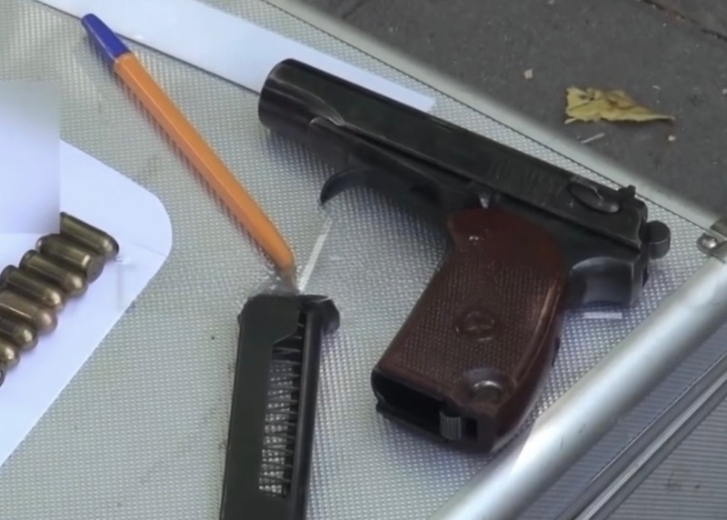 Полицейские изъяли у приезжего в Сочи огнестрельное оружие