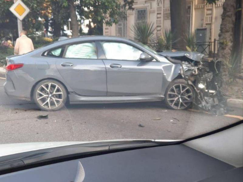 Авария на Курортном проспекте парализовала автомобильное движение в Сочи