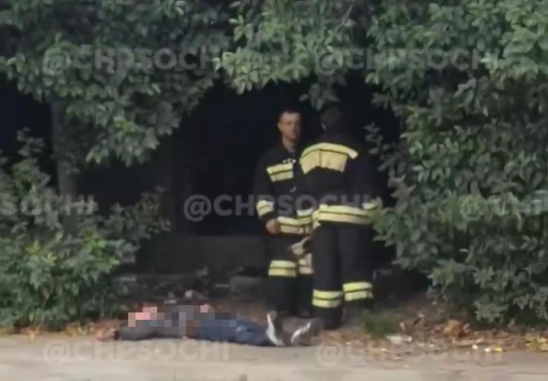 В Сочи при пожаре в заброшенном здании погиб бездомный