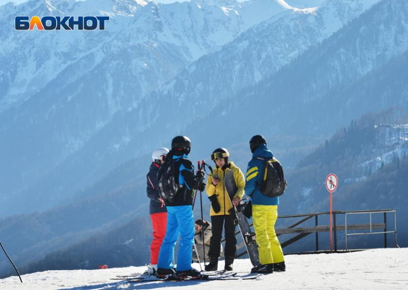 Россияне начали активно скупать горнолыжные туры в Сочи после снегопада